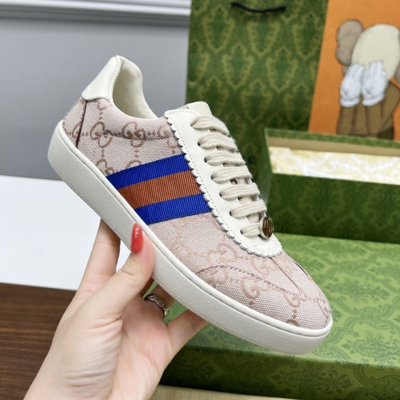 G*u*i casual shoes